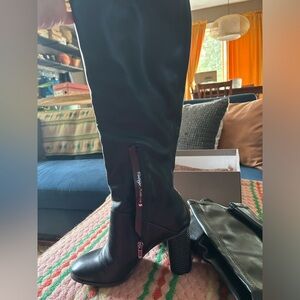 Women’s Franco Sarto black leather boots 7W